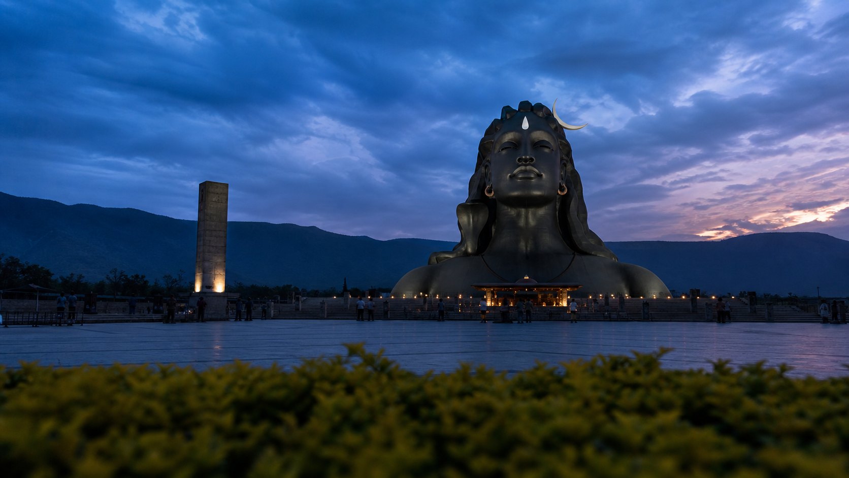 Sadhguru / Isha Yoga Center